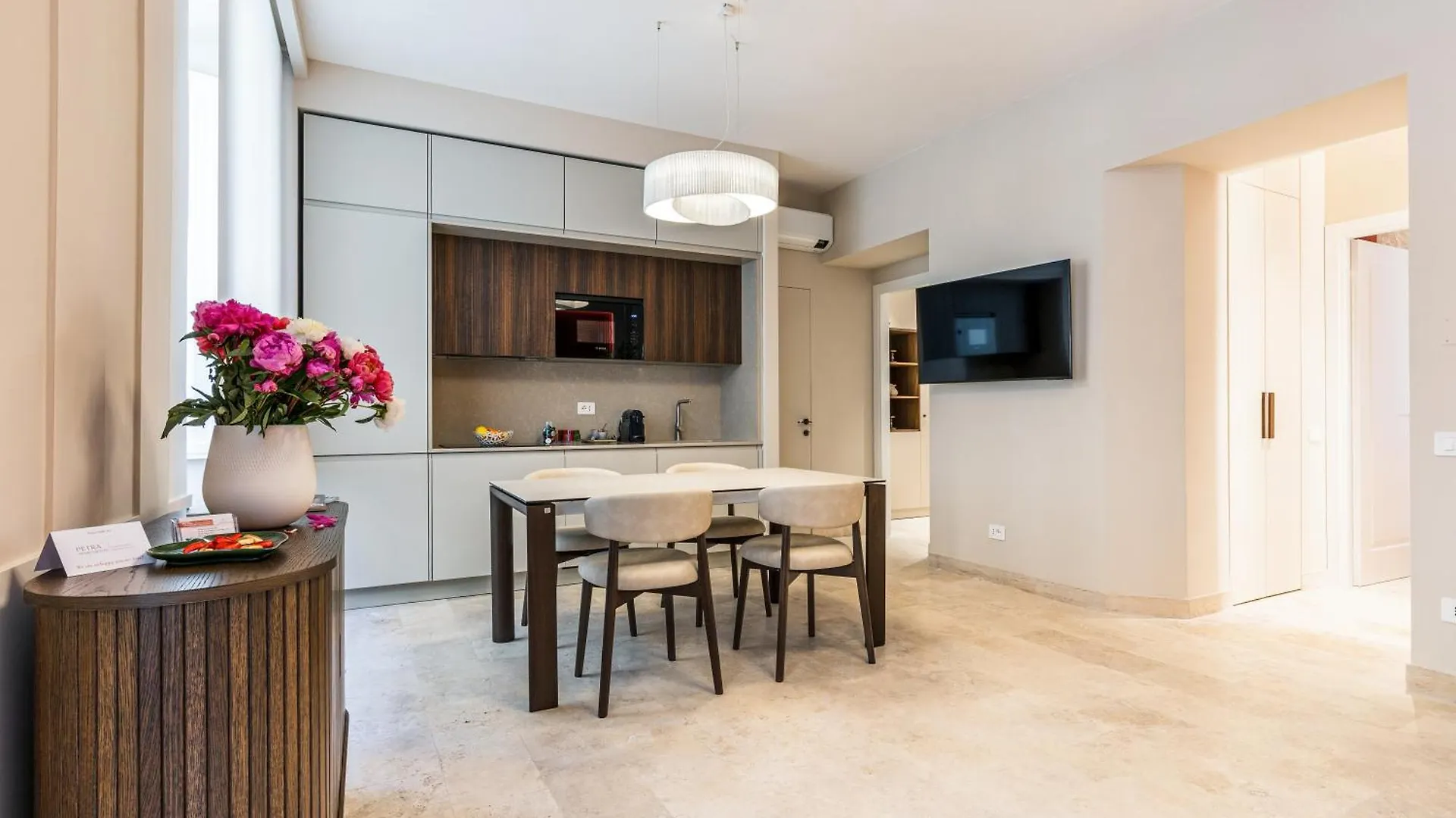 Petra Apartments San Giovanni 로마